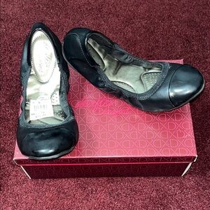 Dexflex Comfort Claire Scrunch Ballet Flats